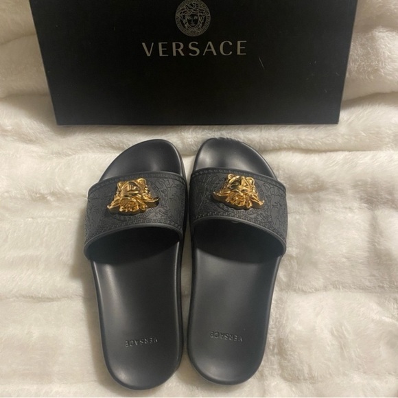 NIB Versace Women's Medusa Slide Sandals in Black/ Gold - Size 37 - Picture 14 of 15